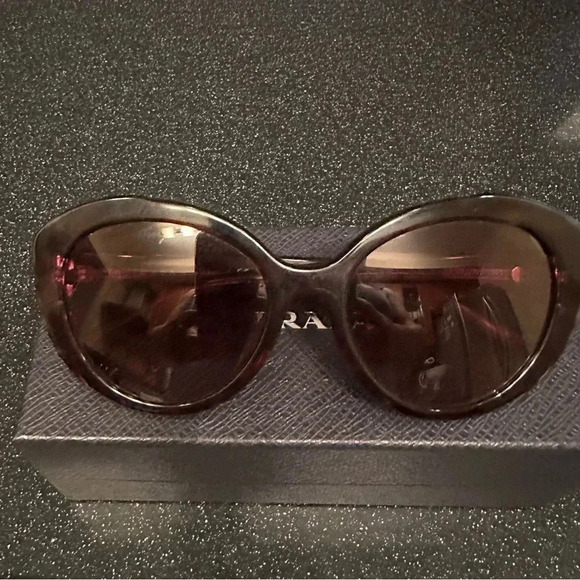 Prada sunglasses PR 01YS in havana frame with gradient lenses - Picture 11 of 14